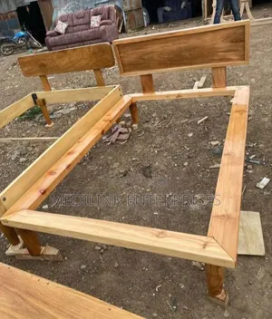 Vomero Solid Beds 5*6 Customized Queen Sized