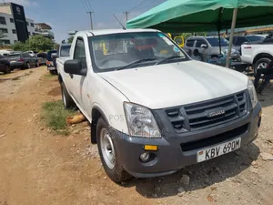 Isuzu D-MAX 2013 White