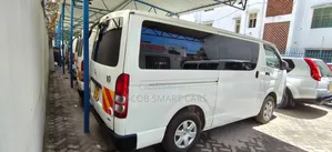 Toyota HiAce 2017 White