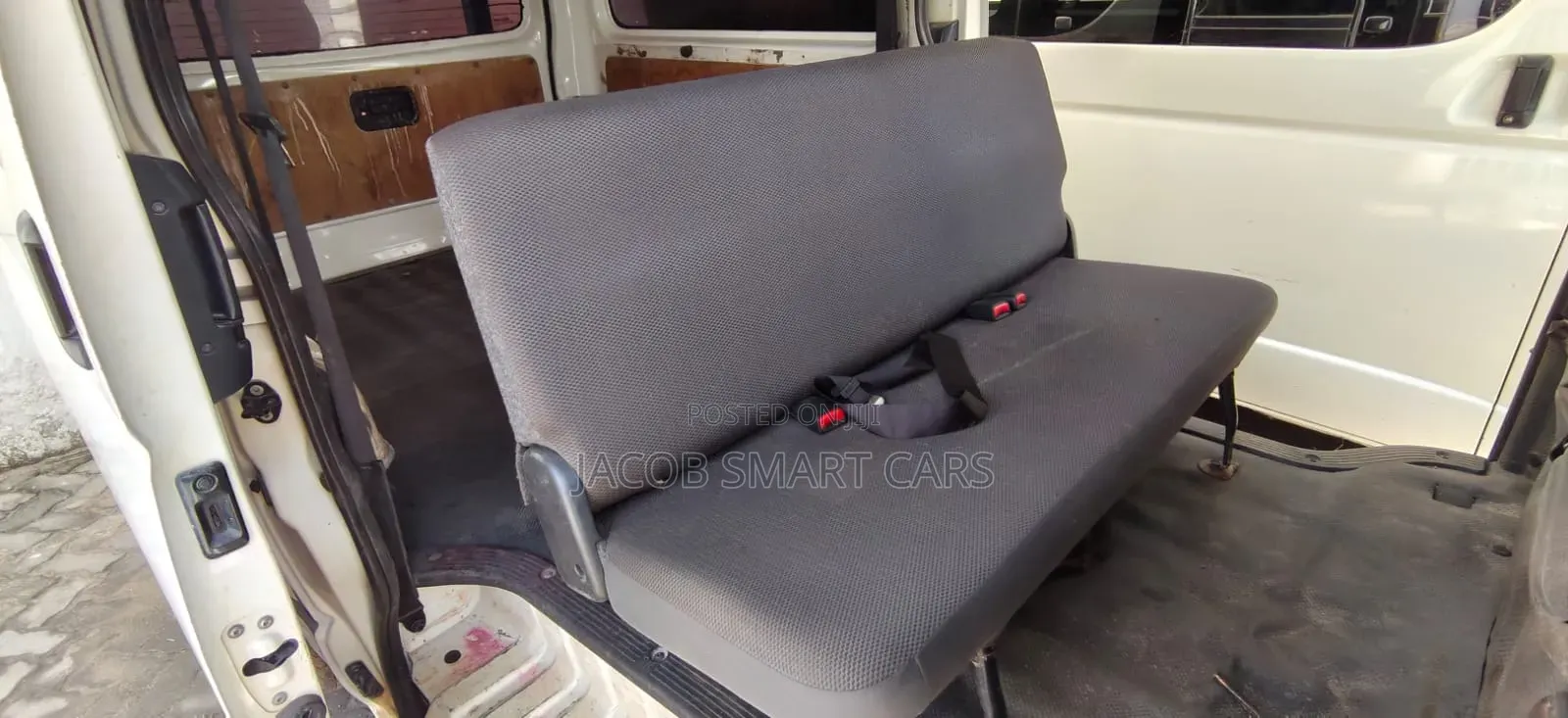 Toyota HiAce 2017 White