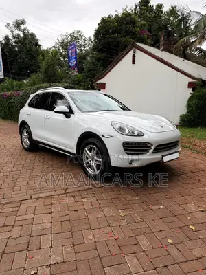 Porsche Cayenne 4dr SUV AWD (3.6L 6cyl 6M) 2014 Pearl
