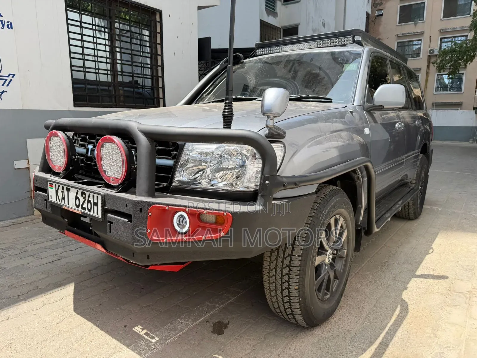 Toyota Land Cruiser 2003 Gray