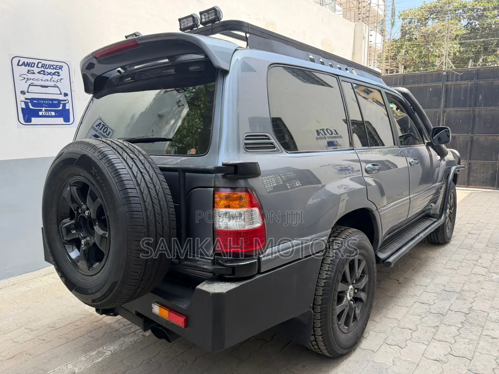 Toyota Land Cruiser 2003 Gray