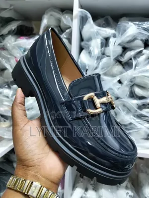 Elegant Women's Patent Chain Loafers – Black