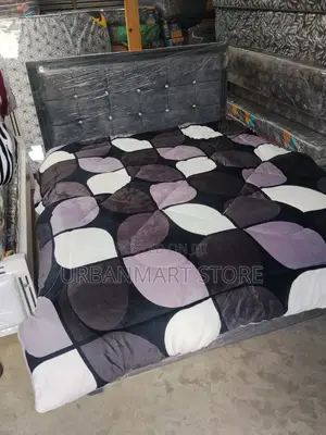 Woolen Duvet 5x6 Soft Warm and Stylish Pattern