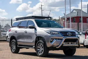 Toyota Fortuner 2019 Silver