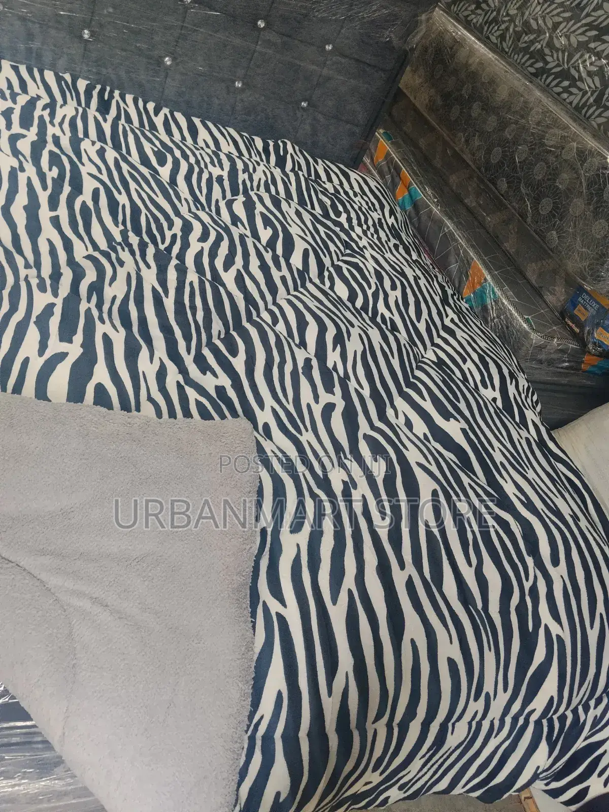 Woolen Duvet 5x6 Stylish Warm Bedding for Every Home