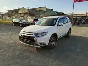 Mitsubishi Outlander 2018 White