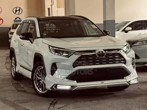 Toyota RAV4 2021 Off white
