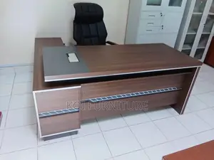 Office Desk : Moza 1.6m Executive Desk