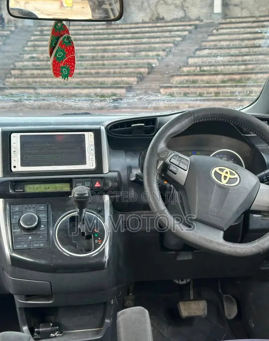 Toyota Wish 2012 Black
