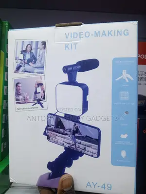 Ay-49 Smartphone Vlogger Kit With Microphone And Light
