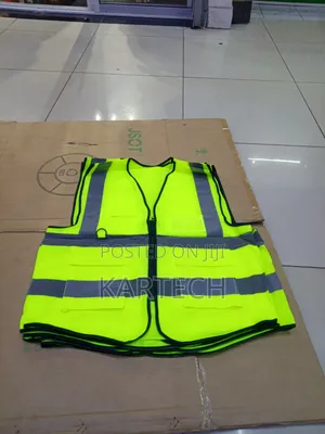 Road Safety Reflective Vest With Pockets