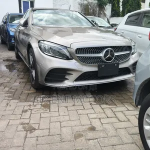 Mercedes-Benz C200 2019 Brown