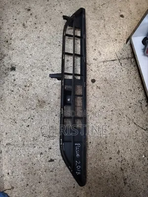 Toyota Passo 2016 Bumper Centre Grill
