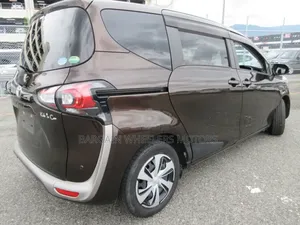 Toyota Sienta 2019