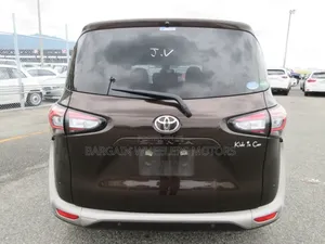Toyota Sienta 2019