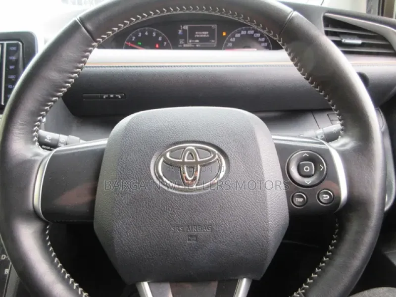 Toyota Sienta 2019