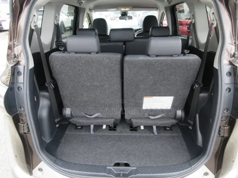Toyota Sienta 2019