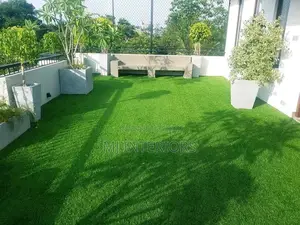 Premium Artificial Grass for Rooftop Patio Decoration