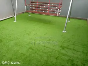 Green Lawn Carpet for Residential Garden Enhancements