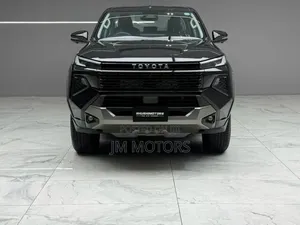 Toyota Hilux 2025 Black