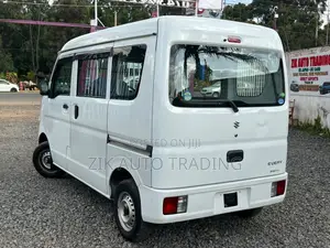 Suzuki Every 2019 White