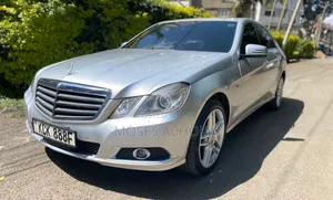Mercedes-Benz E250 2009 Silver