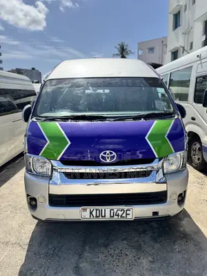Toyota HiAce 2018 Silver