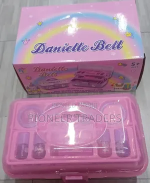Danielle Make Up Set