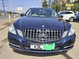 Mercedes-Benz E250 2010 Blue