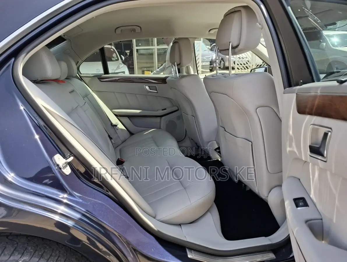 Mercedes-Benz E250 2010 Blue