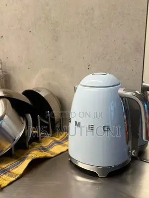 Brilliant White 1.7 L Smeg Electric Kettle