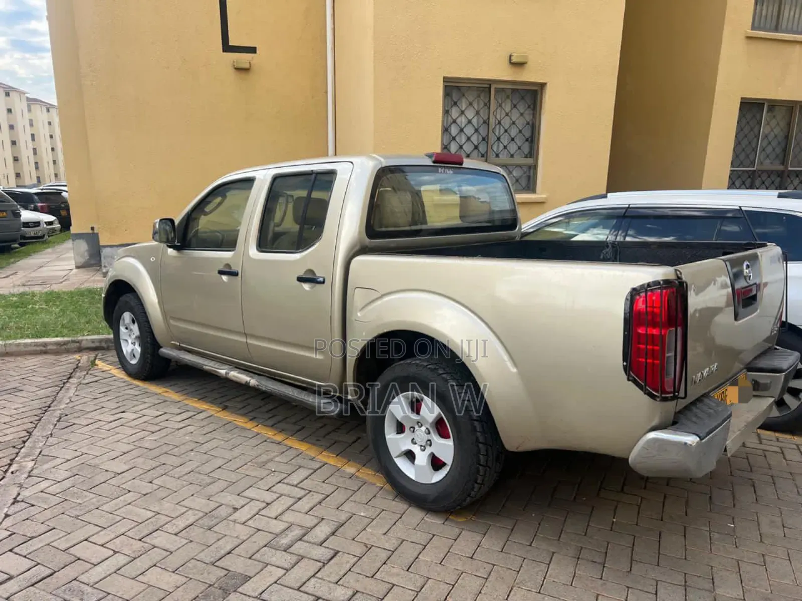 Nissan Navara 2011 Gold