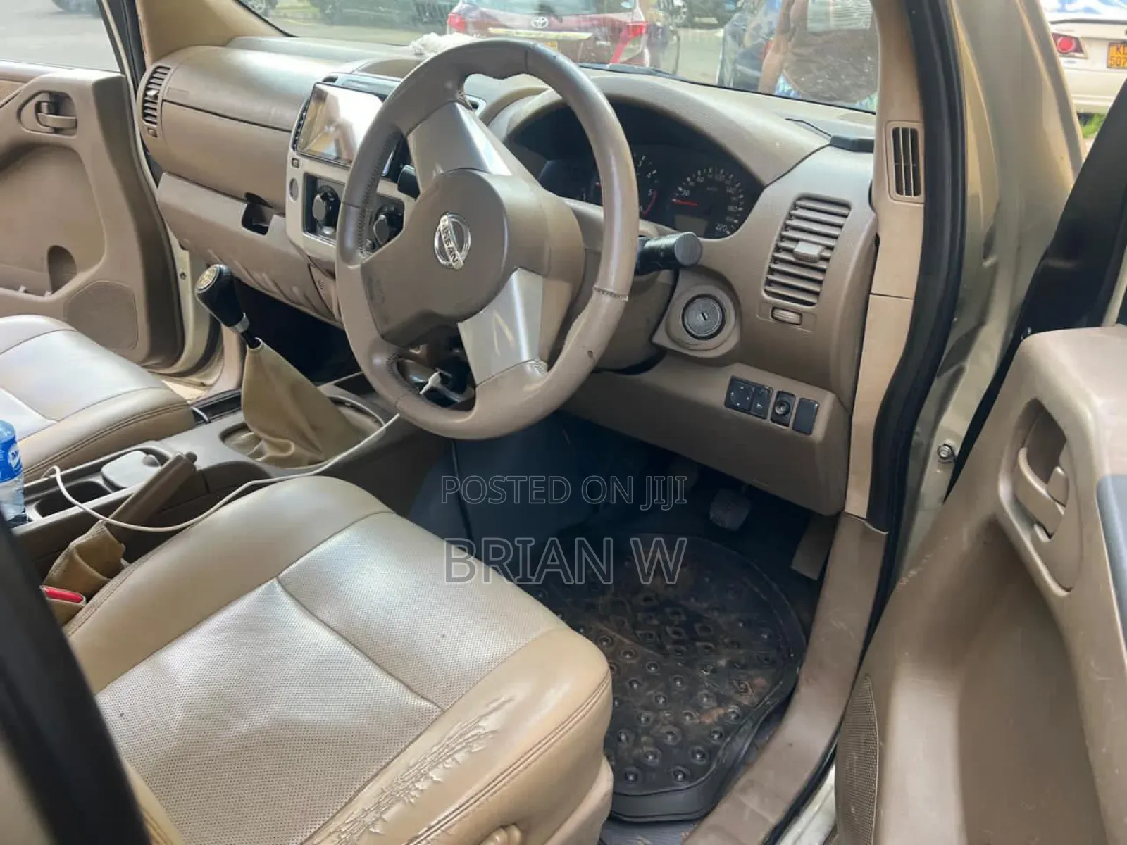 Nissan Navara 2011 Gold
