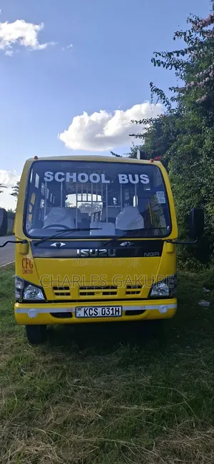 Isuzu NQR 2018 Yellow