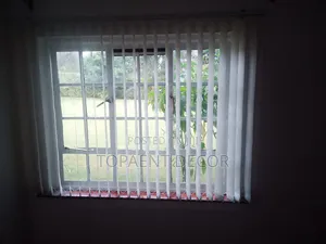 Opening and Closing Mechanism With Vertical Office Blinds