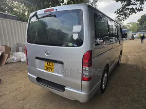 Toyota HiAce 2013 Silver