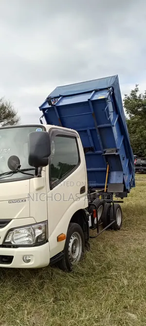 Toyota Dyna Tipper