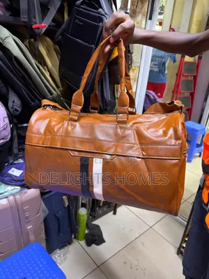 Stylish Leather-Look Duffle Bag_yu