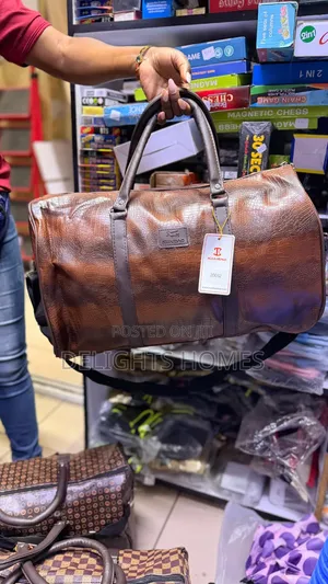 Sleek Spacious Duffel Travel Bags_yu