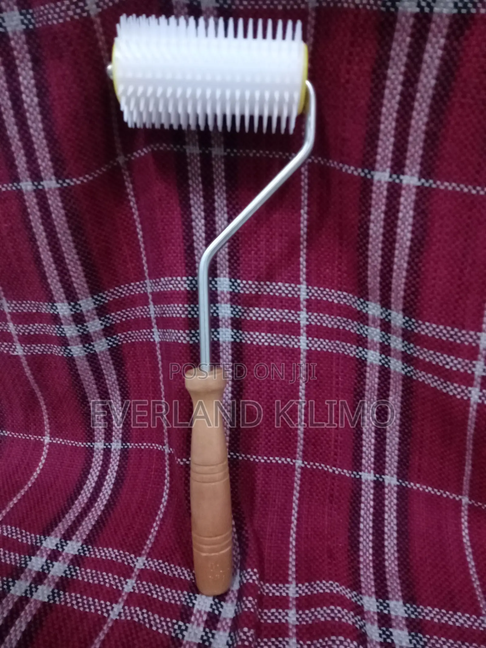 Uncapping Needle Roller