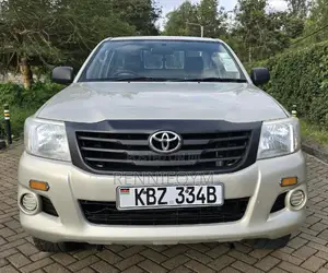 Toyota Hilux 2014 Gold