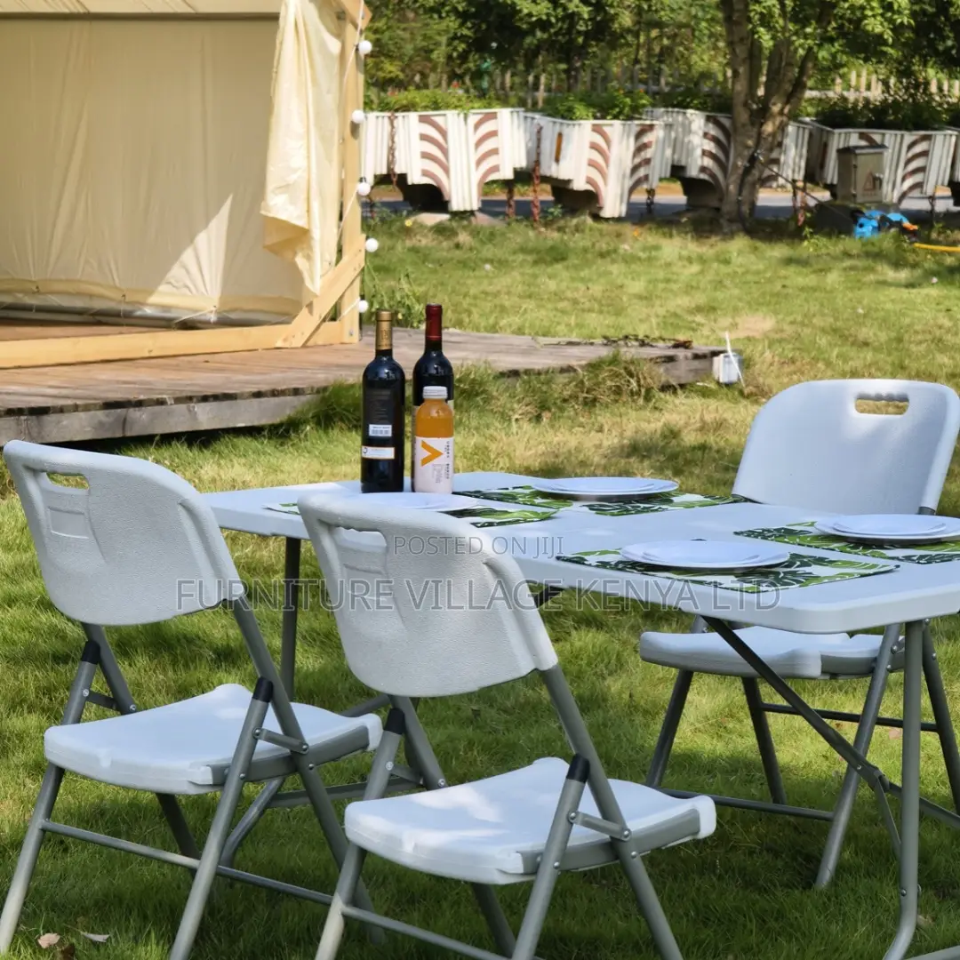 Foldable White Plastic Home Chair.