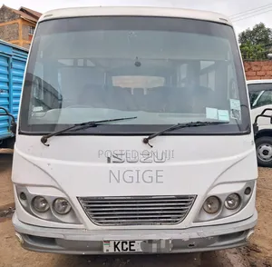 Isuzu NQR 2014 White