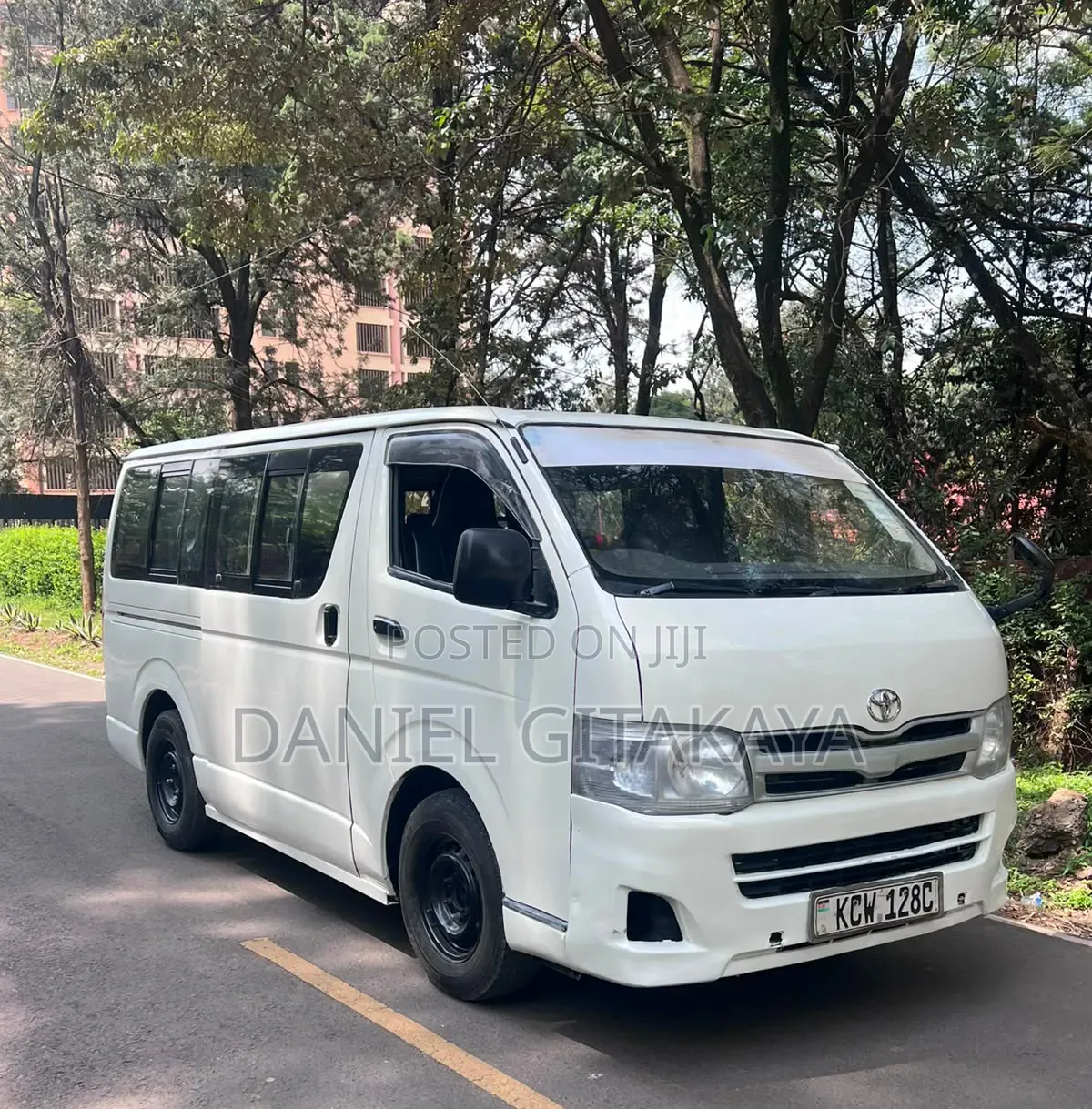 Toyota HiAce 2013 White