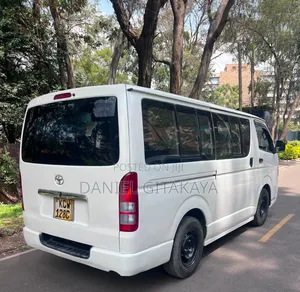 Toyota HiAce 2013 White