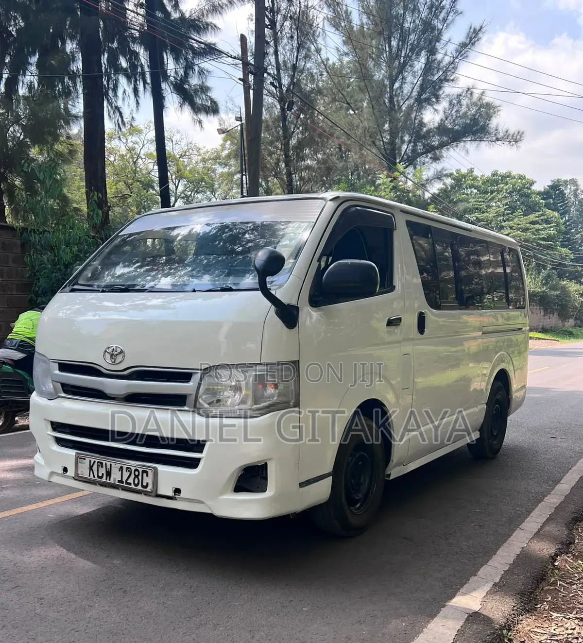 Toyota HiAce 2013 White
