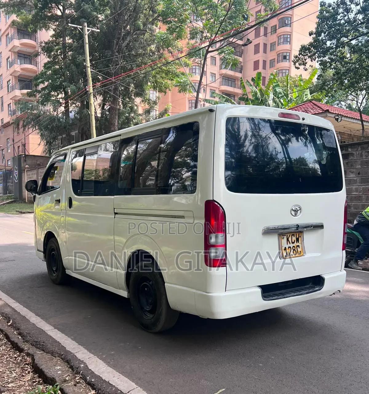 Toyota HiAce 2013 White