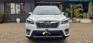 Subaru Forester Premium AWD 2019 White